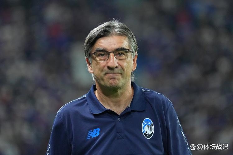 今晚多特蒙德调整名单以备欧冠，主帅复盘环节打磨，管理层满意，医务组通报恢复的简单介绍